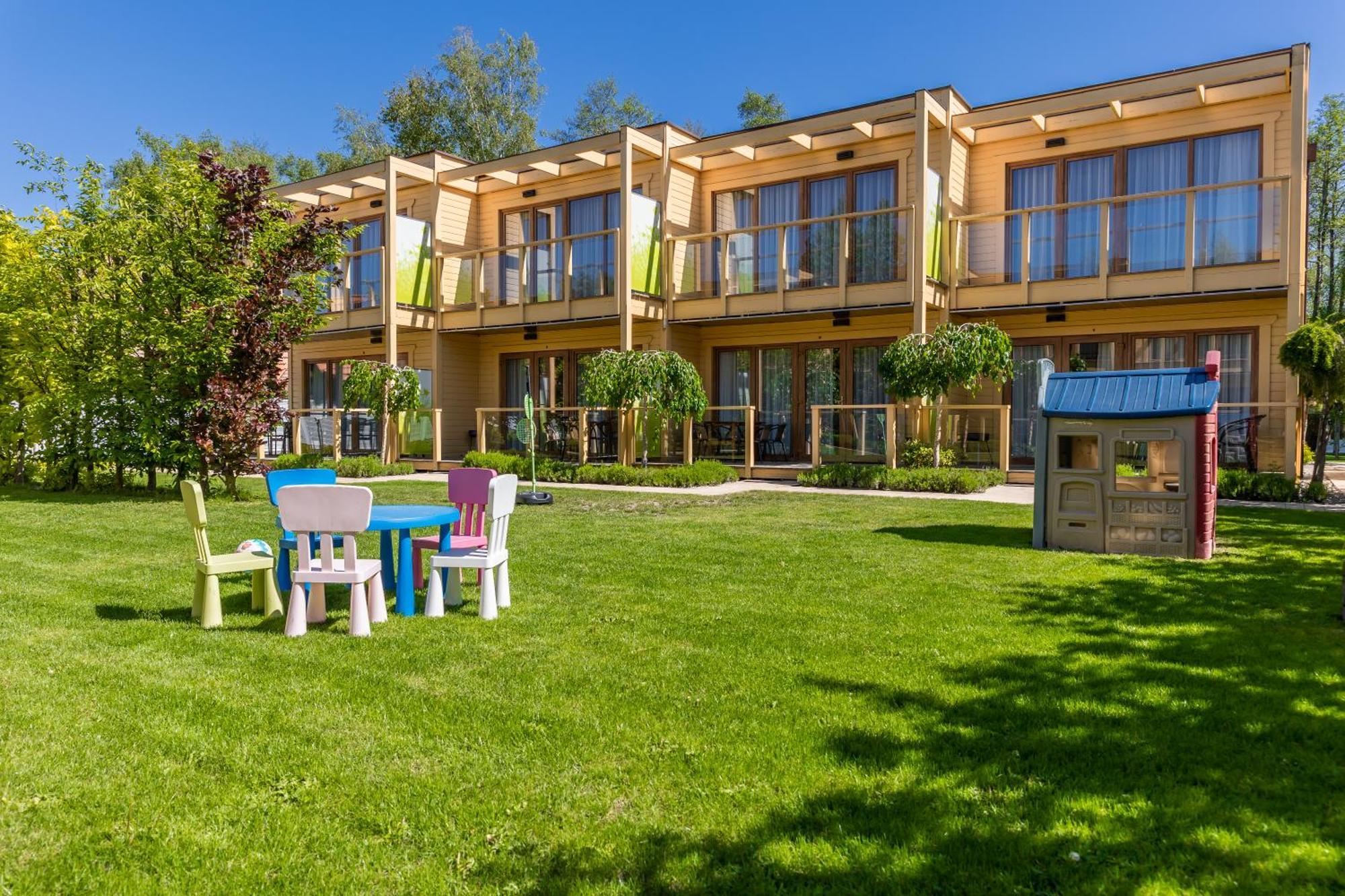 Domki Apartamentowe Bravo Боболін Екстер'єр фото
