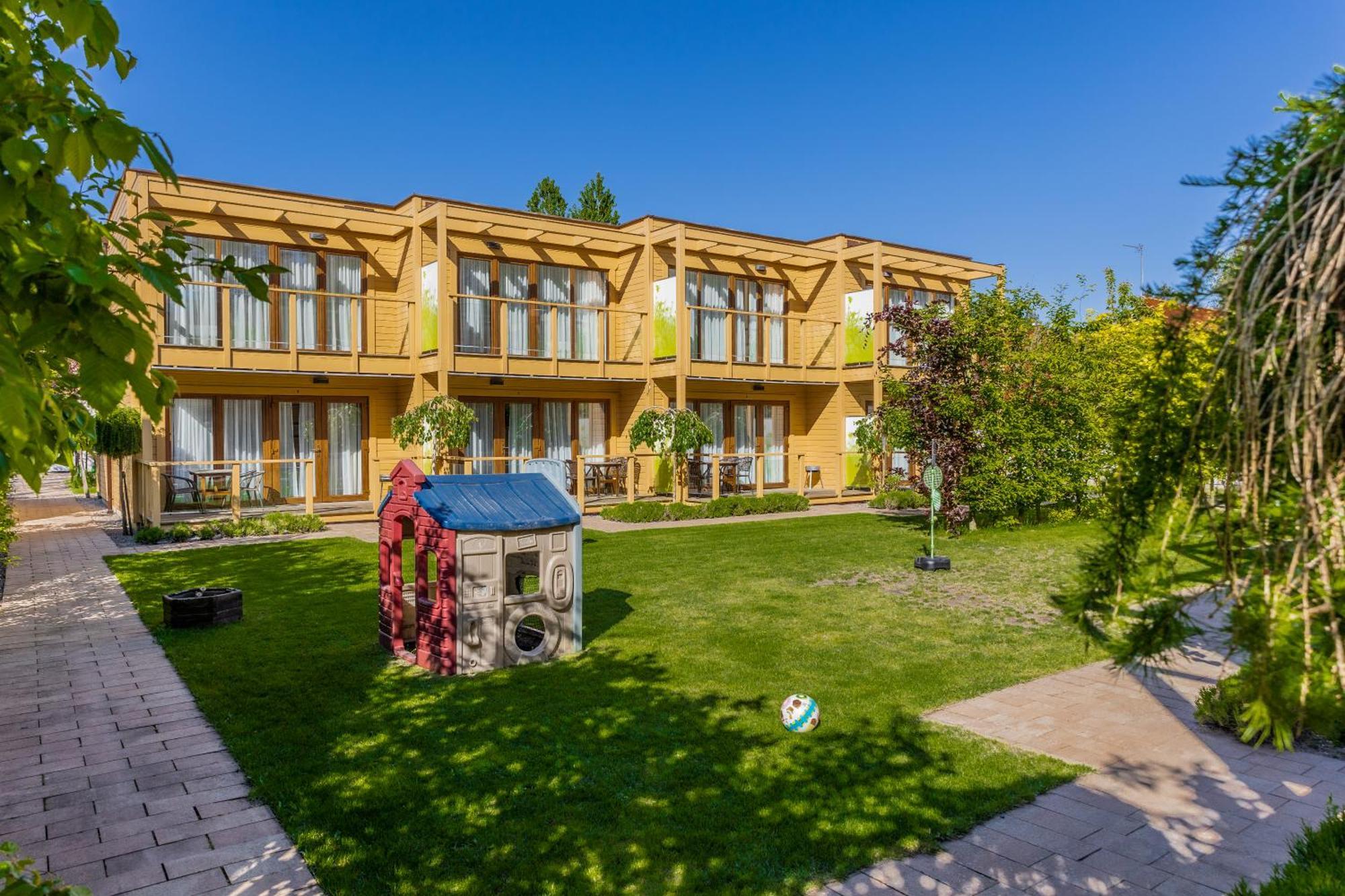 Domki Apartamentowe Bravo Боболін Екстер'єр фото