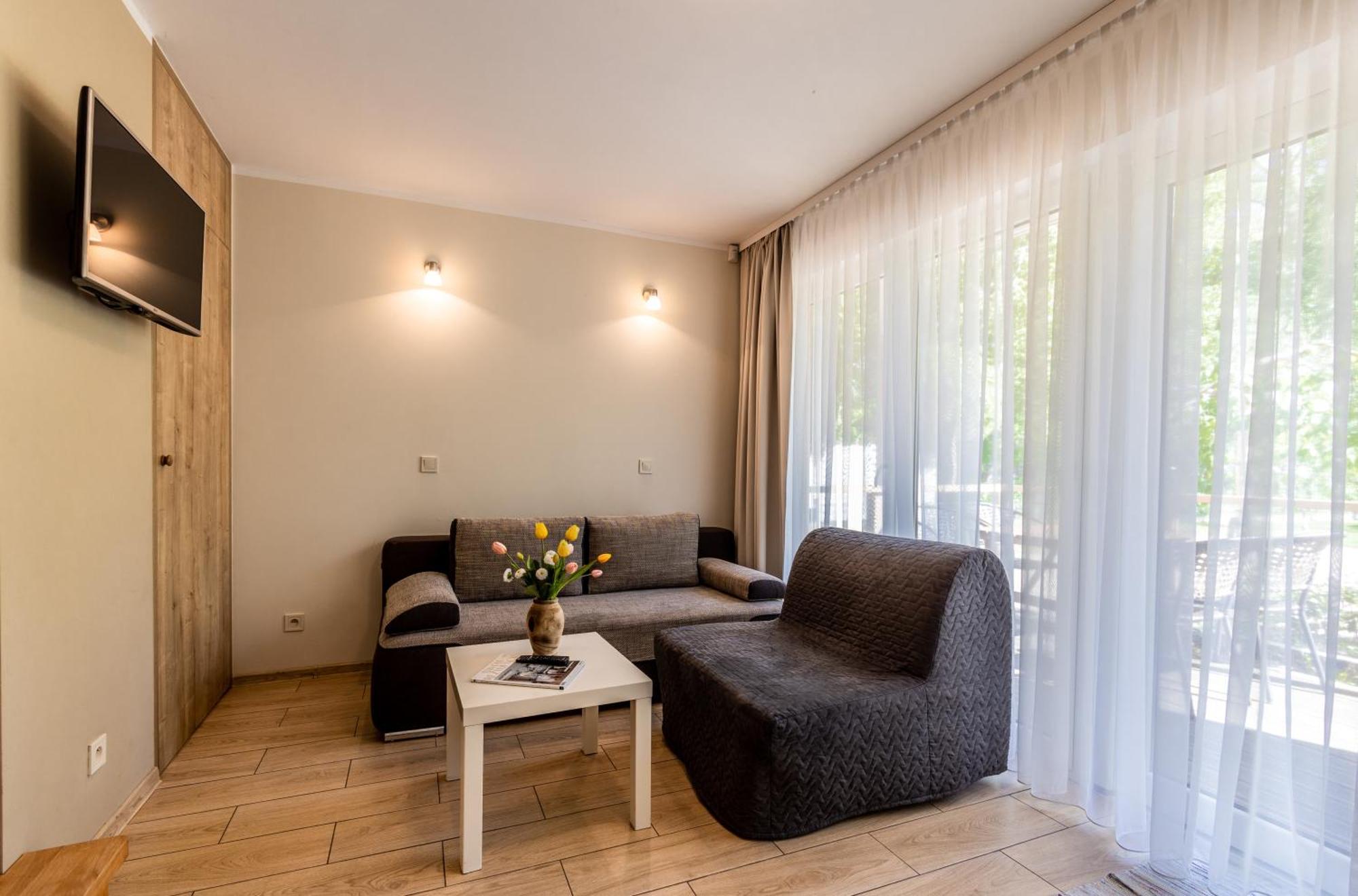 Domki Apartamentowe Bravo Боболін Екстер'єр фото